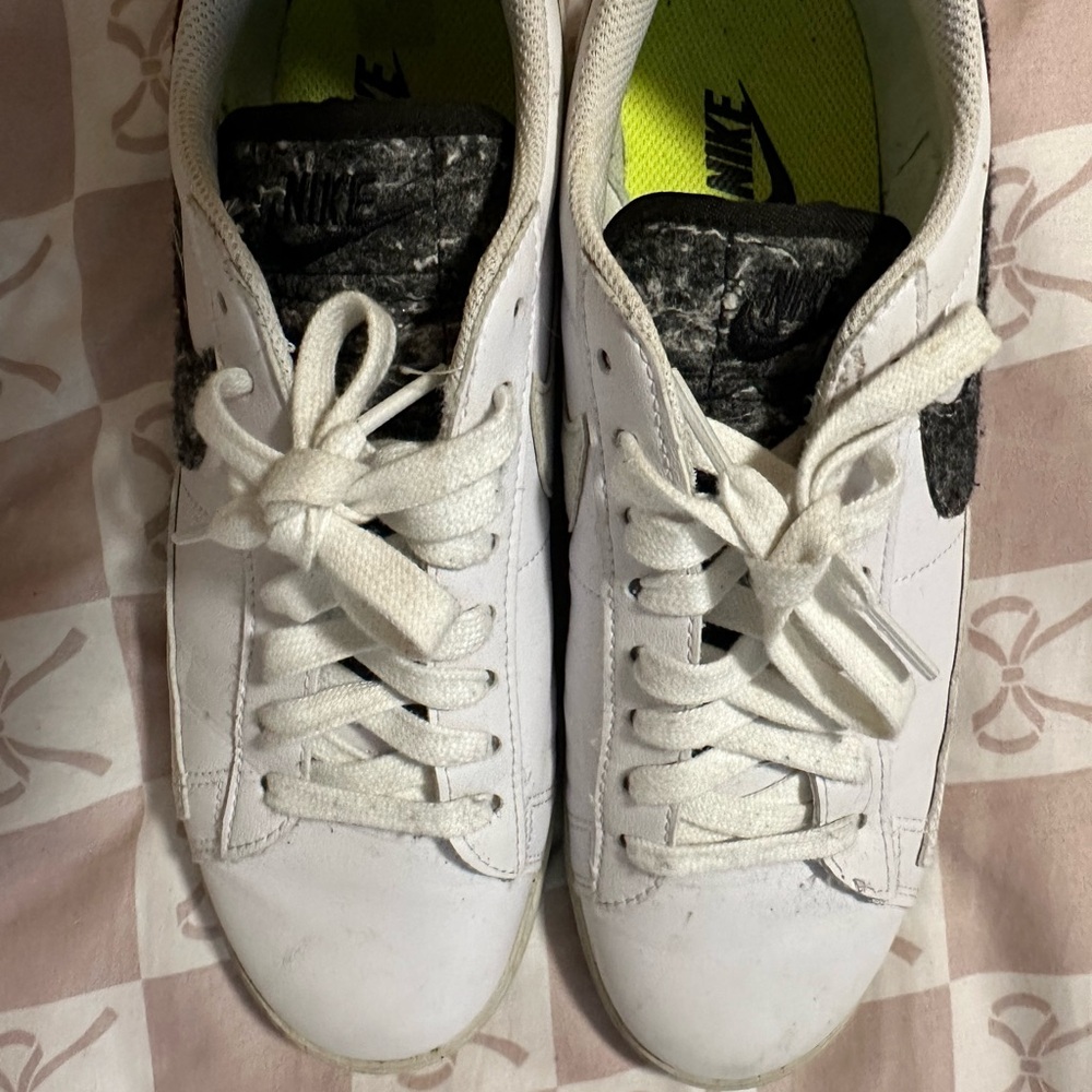 Nike Blazer Low SE Size 10